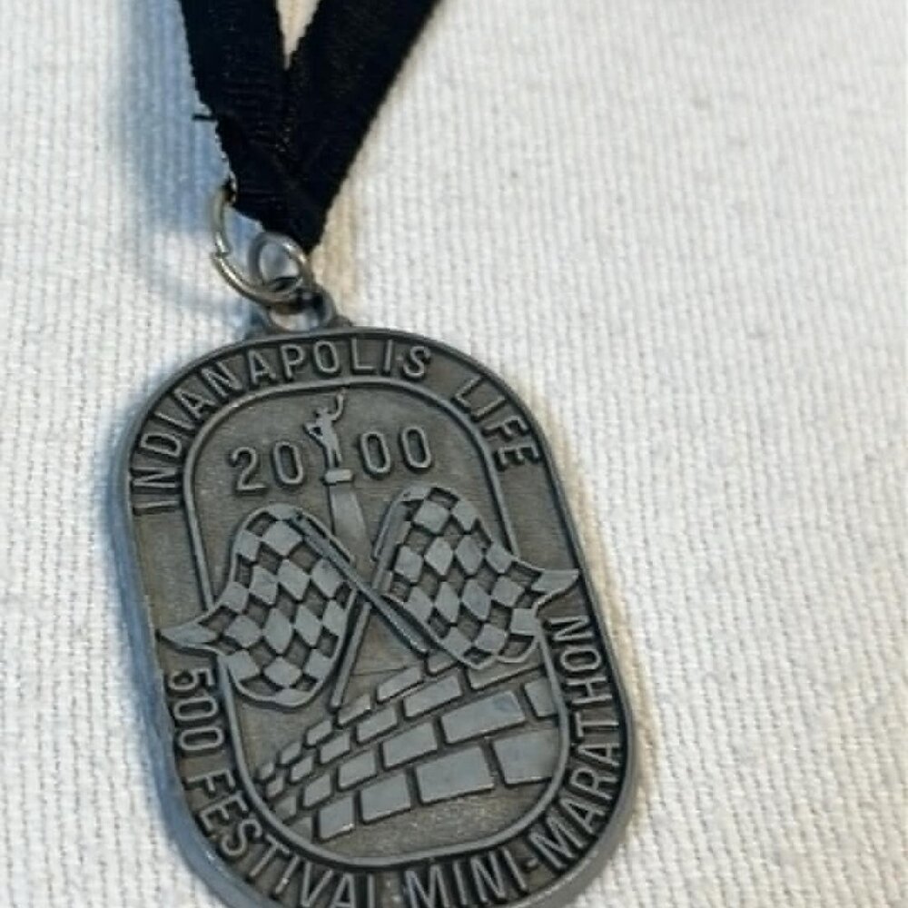 2000 Indianapolis Life 500 Festival Mini Marathon Medal 13.1 IndyCar Indy 500